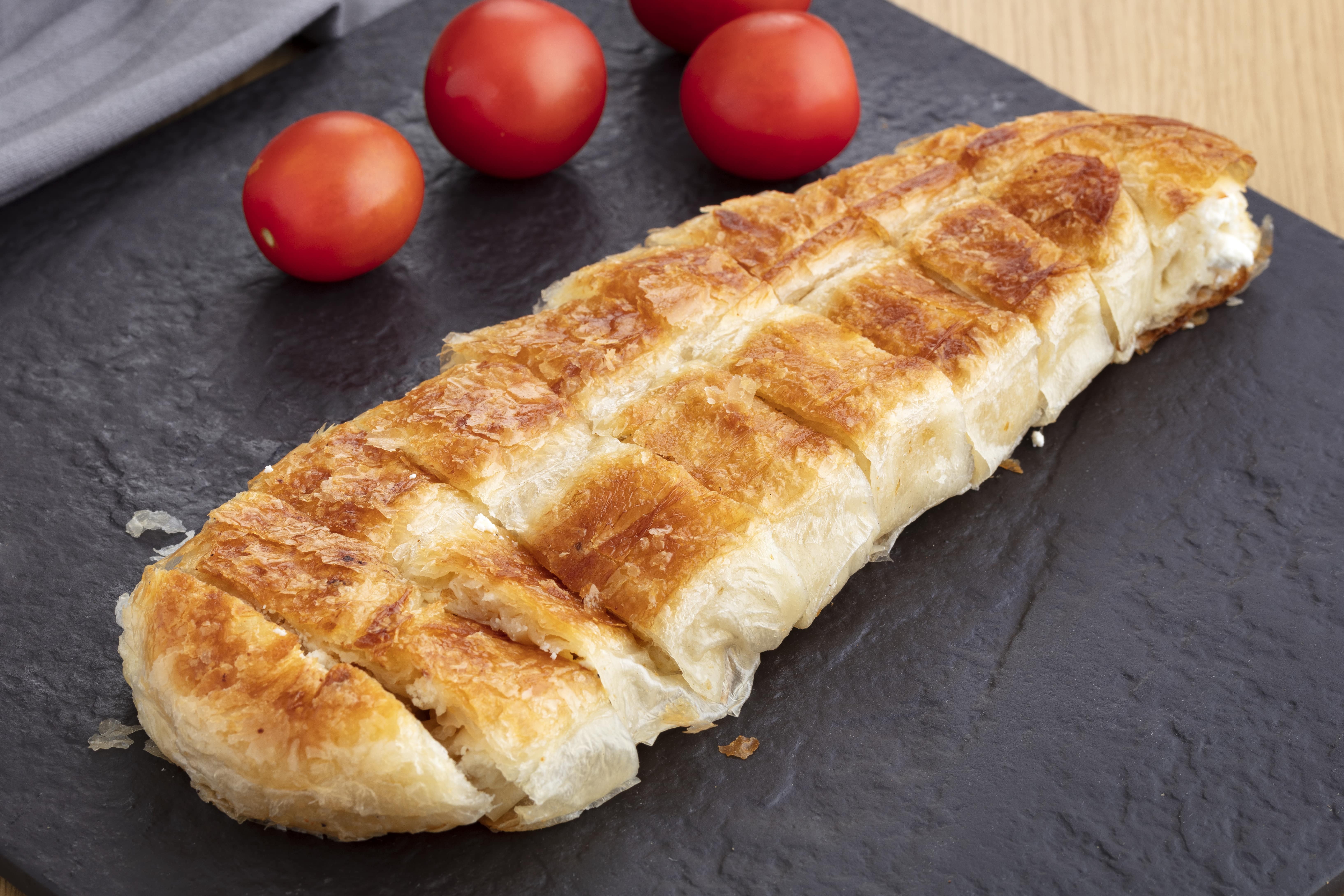 KOL BÖREĞİ PEYNİRLİ PORSİYON