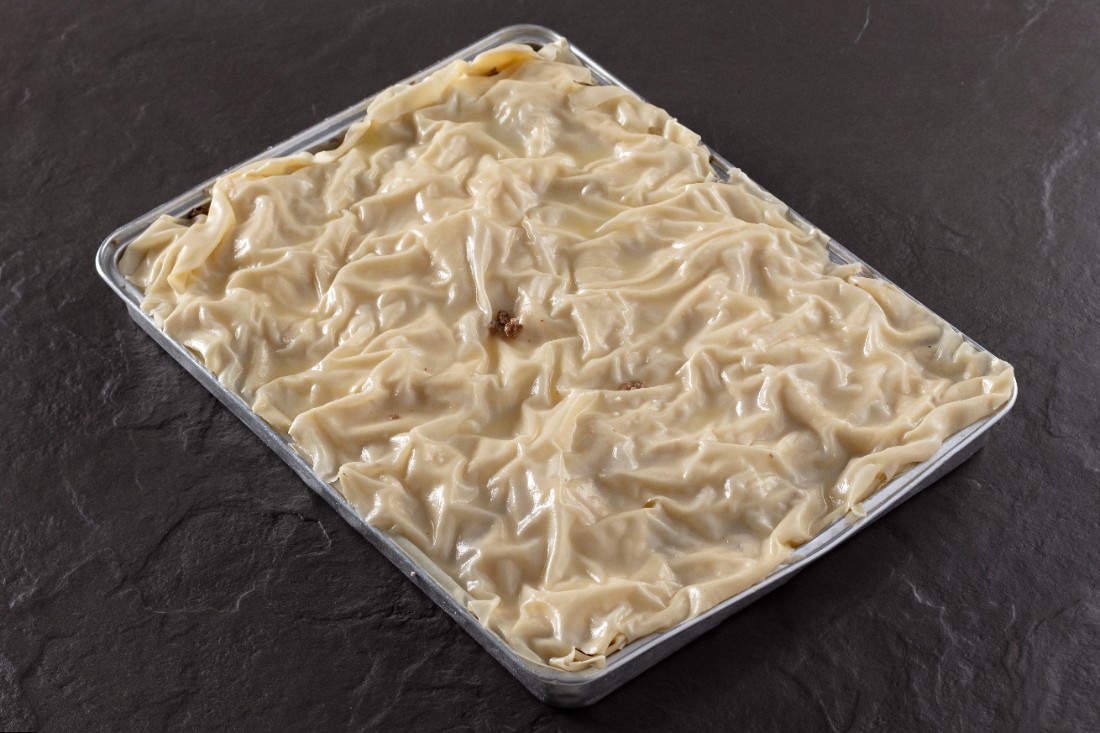 ÇİĞ DONUK SU BÖREĞİ KIYMALI TEPSİ